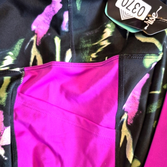 LuLaRoe Rise Brave line women's size 3X leggings black green & pink design NWT - Picture 5 of 8
